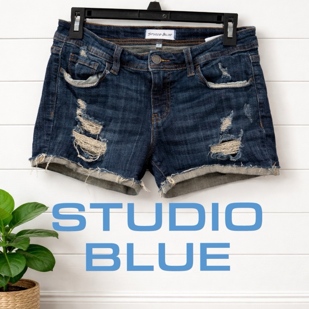 💙♥️🔥Studio Blue Distressed Denim Jean Shorts Size 27 Raw Hem Mid Rise Cutoffs